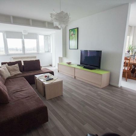 Riverview Apartment โอซีเยก ภายนอก รูปภาพ