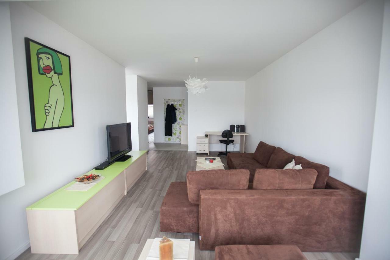 Riverview Apartment โอซีเยก ภายนอก รูปภาพ