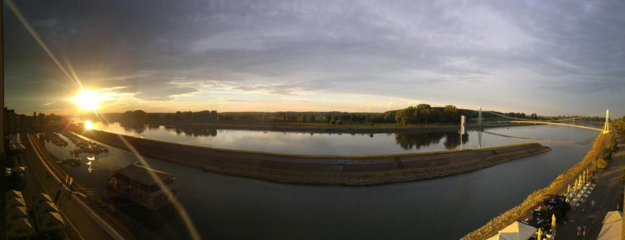 Riverview Apartment โอซีเยก ห้อง รูปภาพ